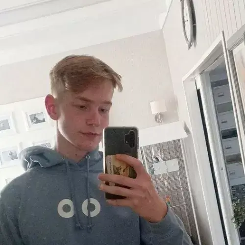 Aron- Onze nieuwe superheld in opleiding Aron- Onze nieuwe superheld in opleiding